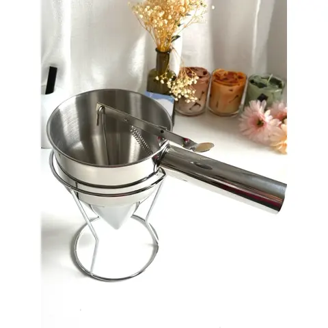 สินค้าใหม่!! กรวยสเตนเลสใช้สำหรับหยอดเทียน ขนม